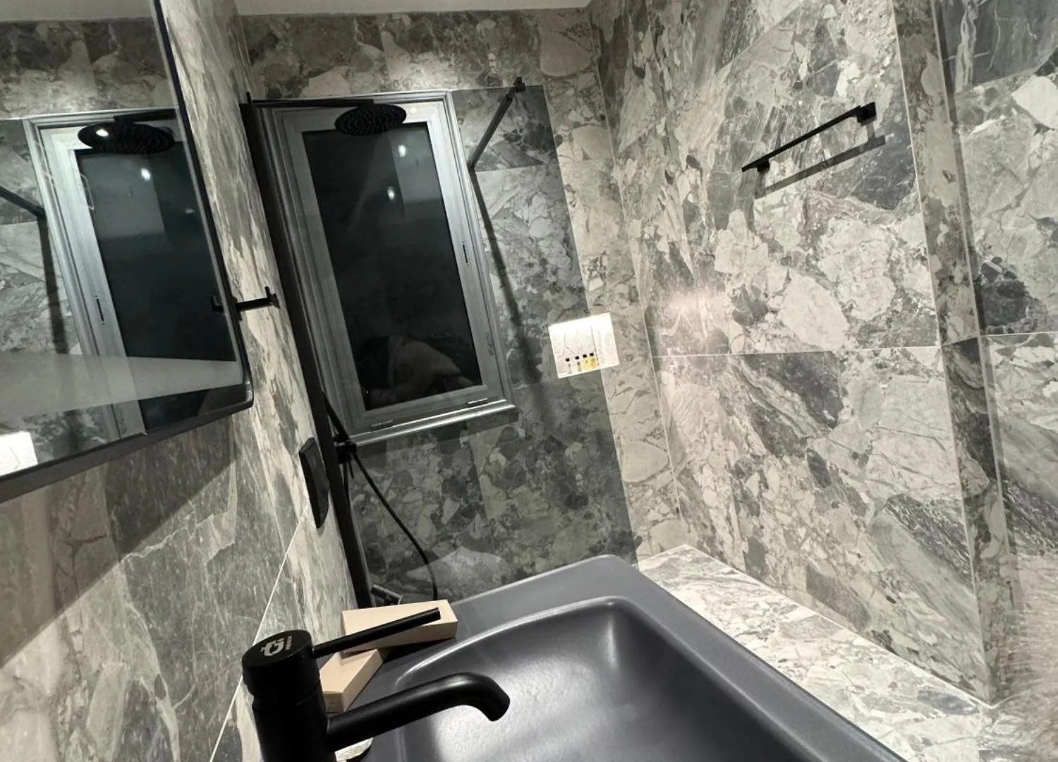 Alcazar Luxury Suites Vlorë アルバニア