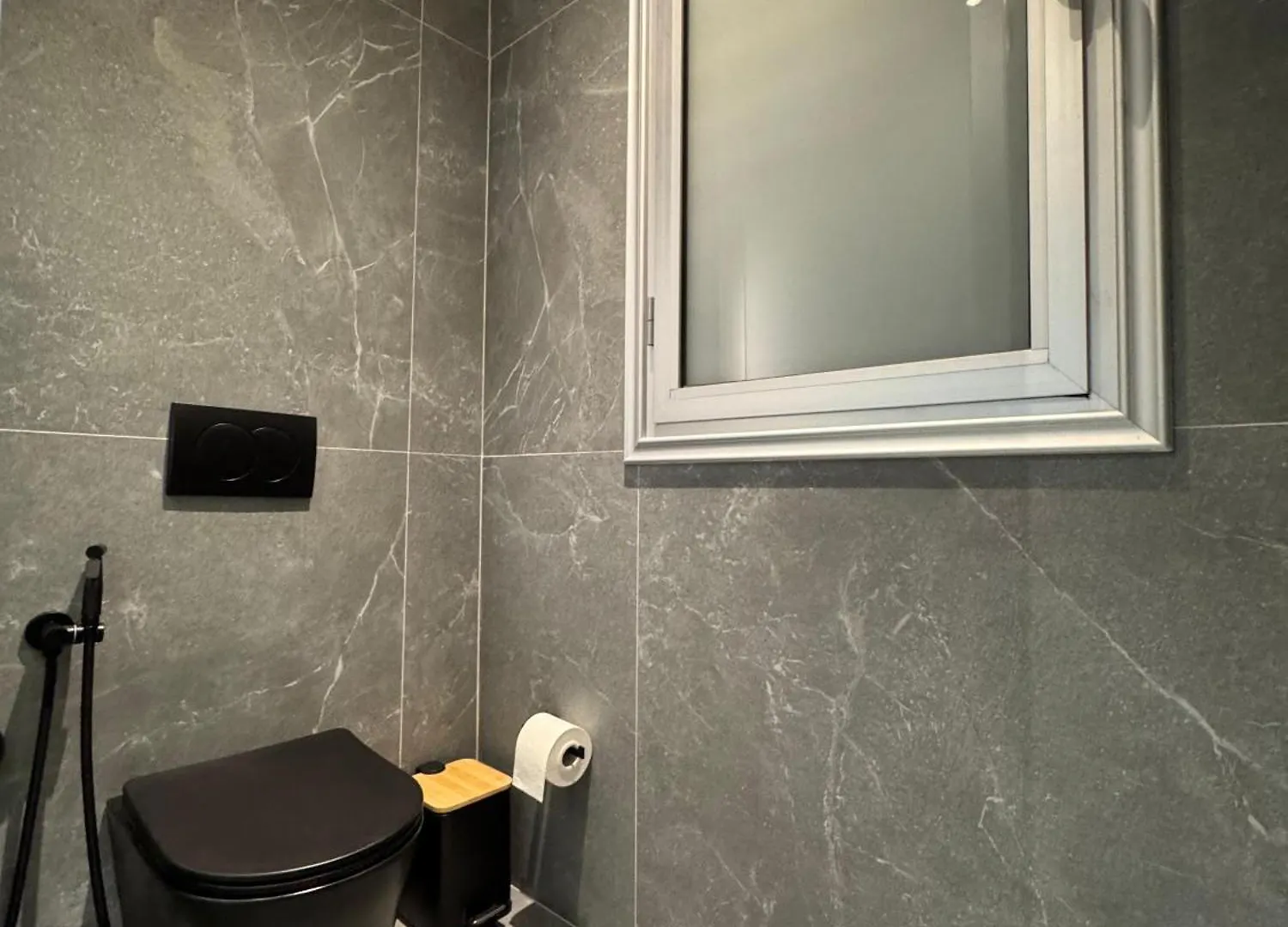 Alcazar Luxury Suites Vlorë 0*,  アルバニア